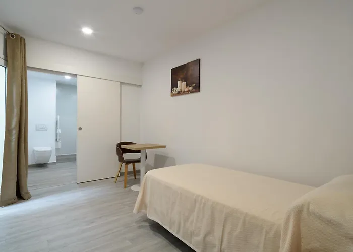 Plini Hotel 2*
